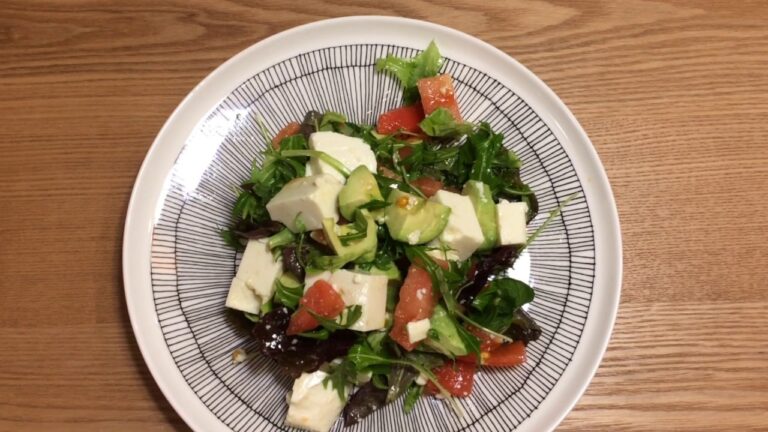 アボカドとトマトと豆腐のサラダ/Avocado, tomato and tofu salad
