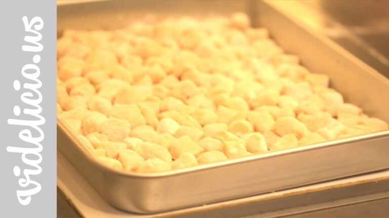 家でも作れるジャガイモの「ニョッキ」とトマトソースの作り方(How to Make Gnocchi) | Chef's Holiday