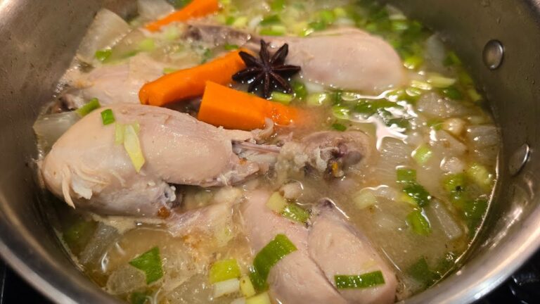 参鶏湯風 簡単鶏手羽元のスープ 【コラーゲン豊富】【風邪撃退】 Chicken Drumstick Miso Soup Stew. Rich in collagen and antioxidants.