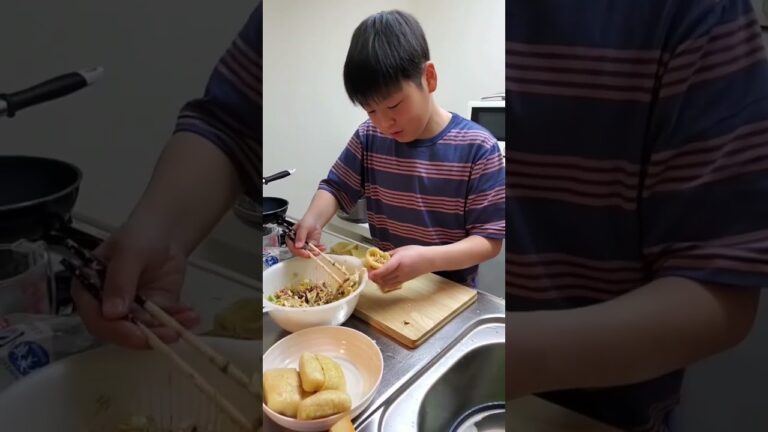 息子12歳とは思えない…学校帰りに晩御飯作り コンビーフとキャベツの揚げ焼き…凄い出来栄え【シングルファザー】 #shorts
