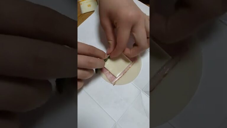 餃子の皮でチーズとアスパラをくるくる巻いて揚げたらマジで美味しすぎたwww