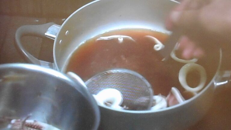 深夜食堂、いかと里芋の煮物