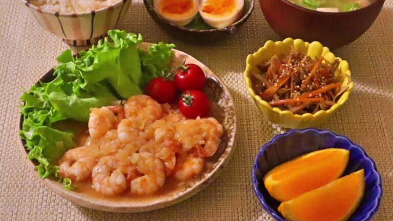【料理】エビチリ・豆腐とオクラの味噌汁