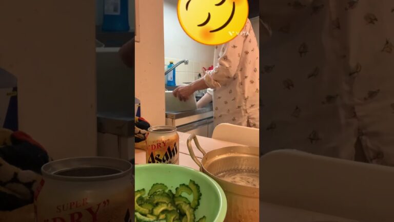 キッチンドランカーで夕飯づくり　ゴーヤのツナマヨサラダ