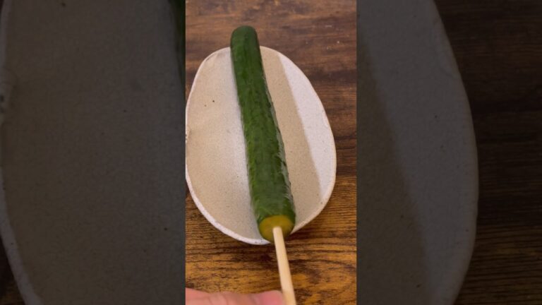 【ズボラ飯】残り物調味料で作るきゅうりの一本漬け。