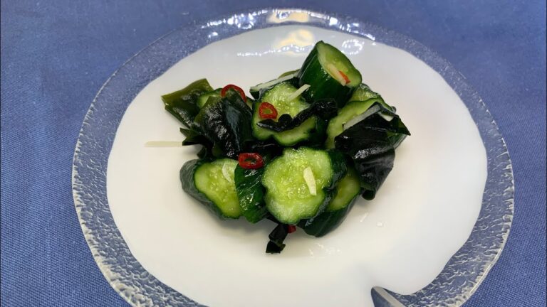 胡瓜を塩麹で浅漬け。かんたんで美味しいよ。