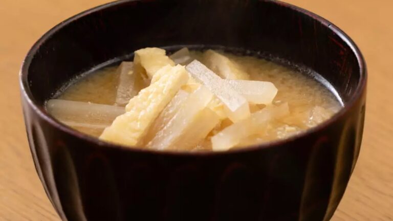大根と油揚げのみそ汁