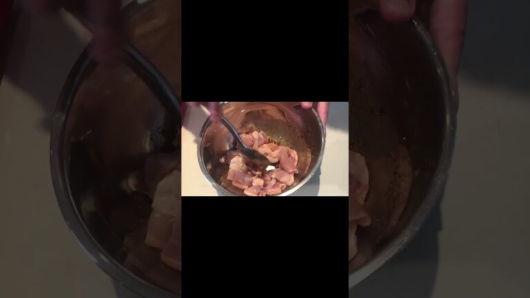 Vietnamese Lemongrass Chilli Chicken-Hugs You & Slaps You-SO GOOD! #vietnamesefood #chillichicken