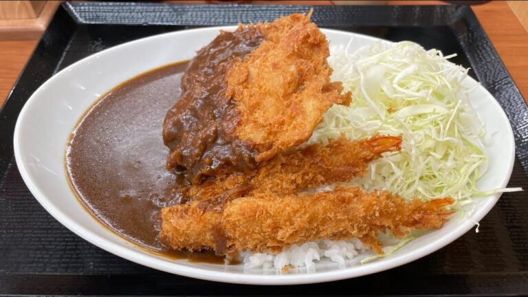 かつやの定番メニュー「海老・ヒレ・メンチカツカレー」を注文したら、ガッツリ系ミックスフライカレーでした
