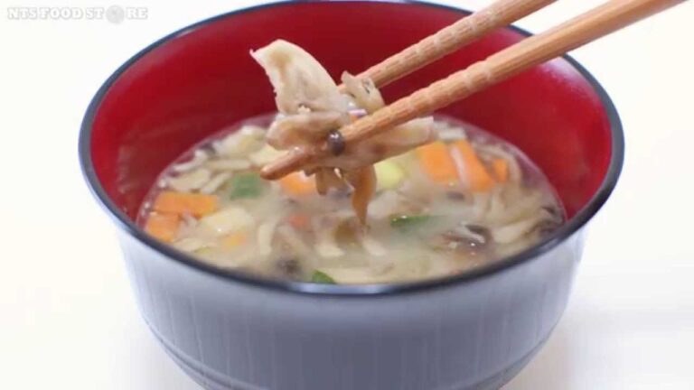 じっくり味わいたいこだわりの一杯！アマノフーズの「味わうおみそ汁 きのこ」