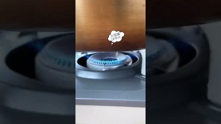 やみつき♡とうもろこしと手羽中のコンソメバター炒め