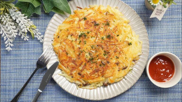 じゃがいもとしめじのチーズガレット🍴外はカリカリ中はホクホクもっちりがたまらない🤤詳しいレシピはブログをご覧下さい🙌#shorts #簡単レシピ #飯テロ #料理動画 #ガレット