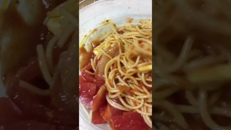 【セブンイレブン】トマトと生ハムとチーズの冷製パスタ（税込：594円）