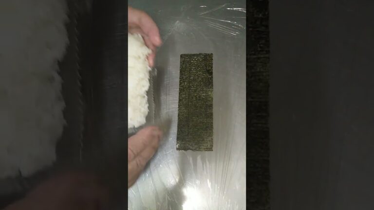 【おにぎり】ポークたまごおにぎり、小松菜入りを作って食べる、夫婦の朝ごはん、弁当屋、夫婦Vlog｜lunchbox  Japanese  bento