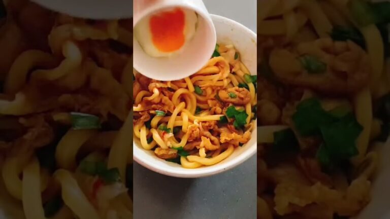 【レンジで簡単!】とろとろ卵のせ♡台湾まぜうどん