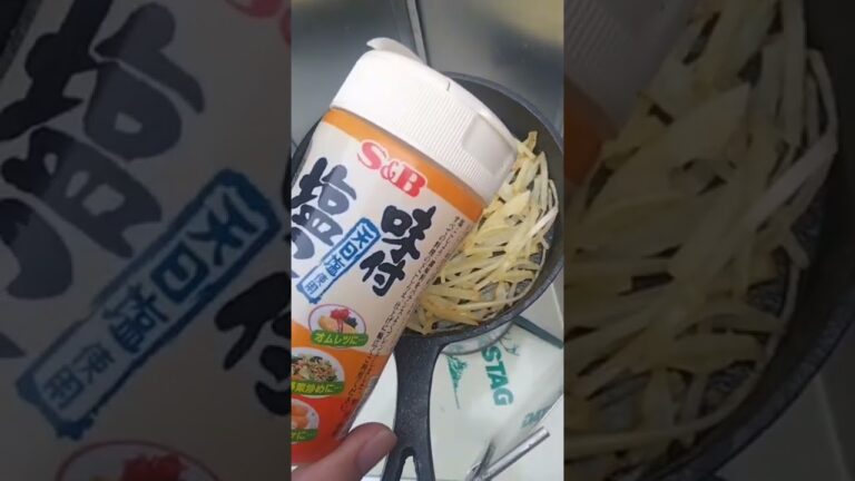 【キャンプ飯】スキレットで作る　じゃがいもとしらすのチーズガレット