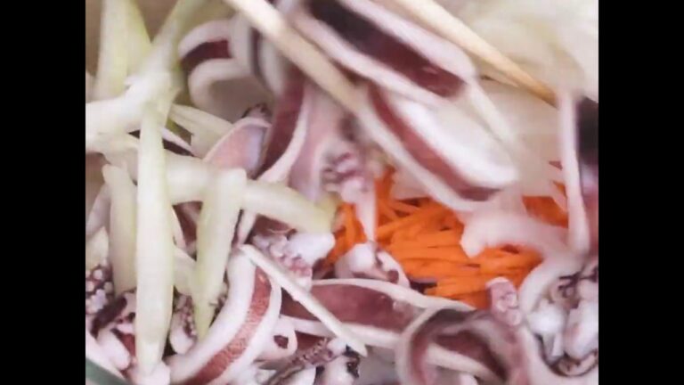 華やか！ イカと彩り野菜のマリネ ｜ moguna[モグナ]