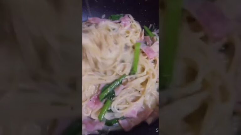 レトルトパスタ☆ほうれん草ベーコンのカルボナーラパスタ