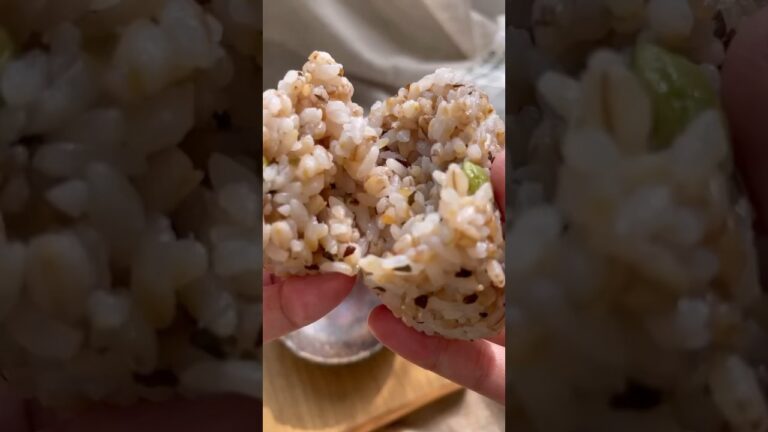 MUJI 無印良品もち麦ご飯の枝豆塩昆布おにぎり５個入り　５５０円˚*.꒰ 化学調味料・合成着色料・香料不使用 ꒱.*