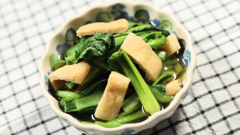 小松菜と油揚げの煮浸しの作り方｜めんつゆで味付け簡単！小松菜と油揚げをめんつゆで煮ました！想像通りのほっとする味です！