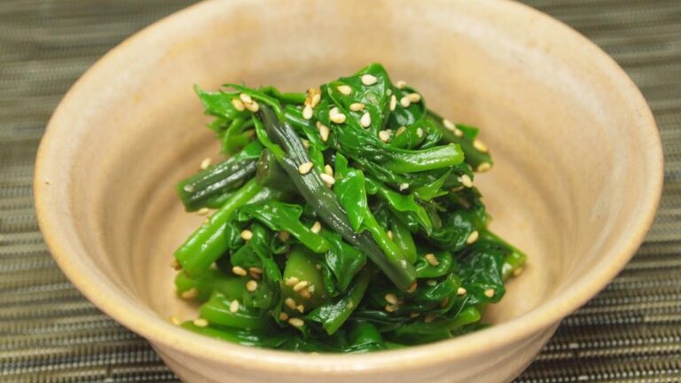 出汁醤油で和える【つるむらさきのお浸し】