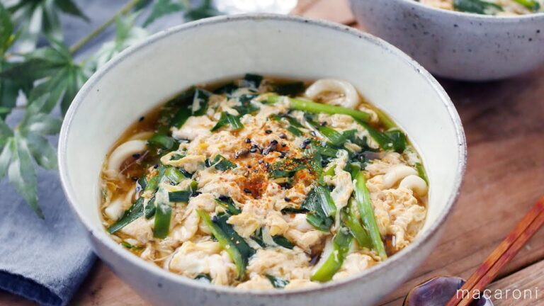 【ニラたまあんかけうどん】ニラと卵の旨味が溢れる！シンプルで美味しいひと品♪｜macaroni（マカロニ）