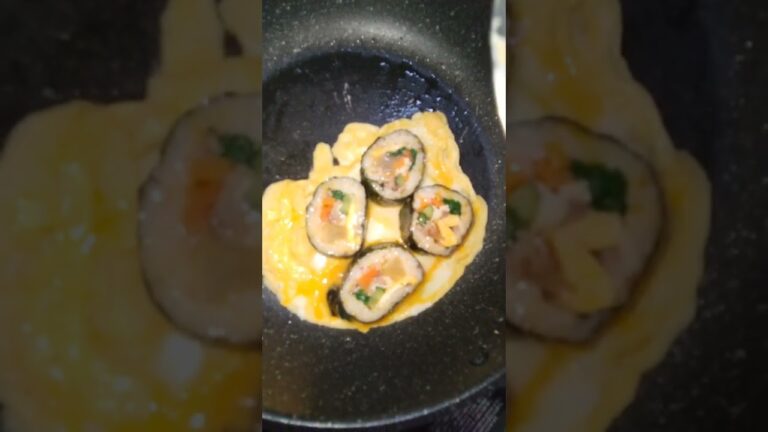 【翌日の김밥】とろけるスライスチーズと玉子で焼くキンパ【味はオムライス？！】#Shorts
