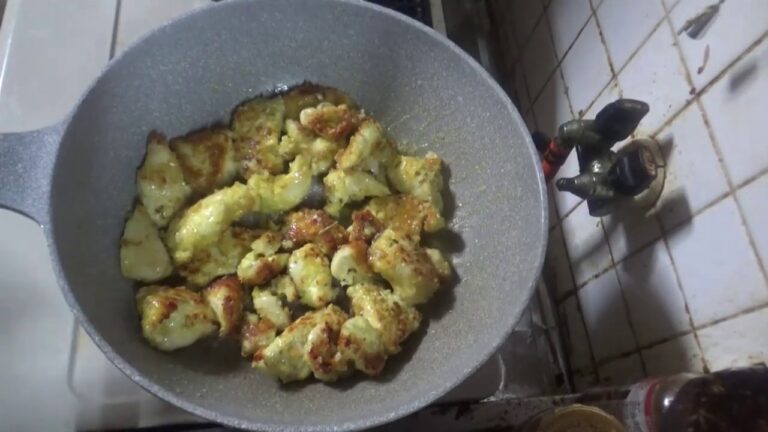 激安で子供満足】鶏むねのカレー香草パン粉焼き☆