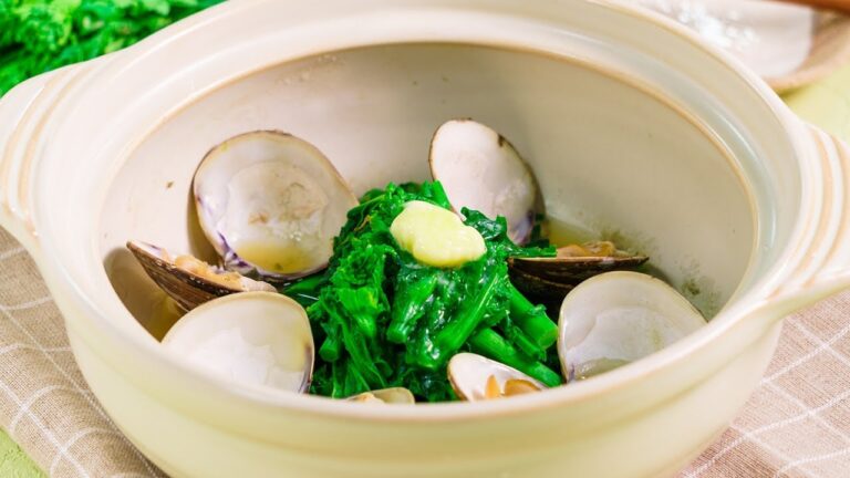 旬をたっぷり！菜の花とはまぐりの土鍋蒸し