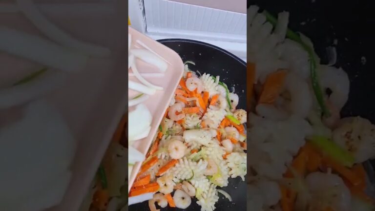 すっきりするピリ辛イカちゃんぽん 속이 뻥 뚫리는 얼큰한 오징어 짬뽕