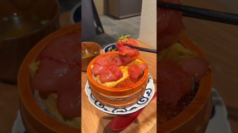 【博多】明太子を丸ごと2本載せた贅沢どんぶり！出汁が染み込んだ玉子焼きとイクラも入った人気ランチ【うお田】