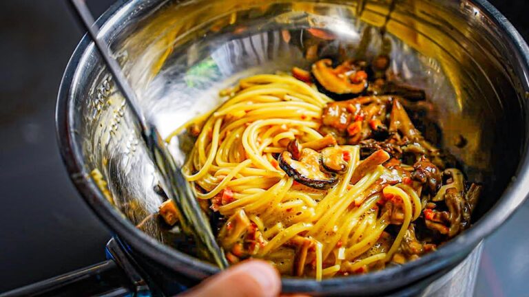 カルボナーラ好きがハマる圧倒的な【きのこのカルボナーラ】