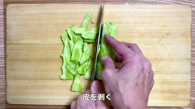 ブロッコリーの芯で塩昆布ナムル