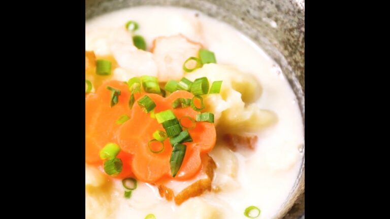 お豆腐で柔らかモチモチ♪豆乳と白味噌仕立ての豆腐すいとん ｜ moguna[モグナ]