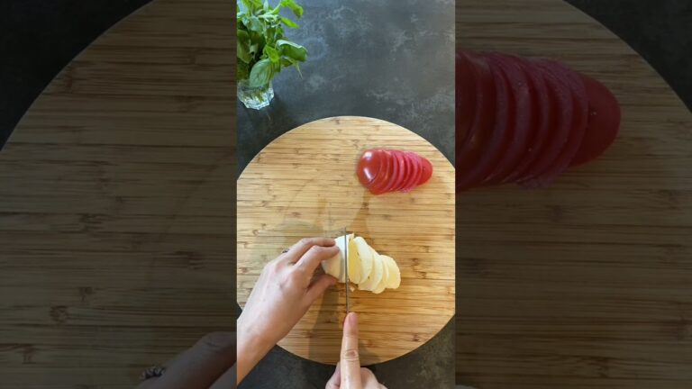 最強コンビ🍅トマト＆モッツァレラチーズ/ お家で簡単カプレーゼ/Caprese【料理ができない息子よ見ておくれ#3】#新生活応援レシピ