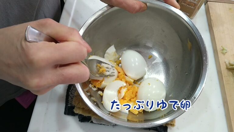 【サラダ】シンプル・イズ・ベスト　レタスとたまごパンサラダ