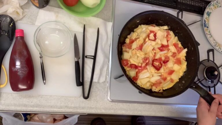 スペイン　オムレツ❣️ 見栄えがしてとっても美味しいですよ。 具たくさんでボリューミー。