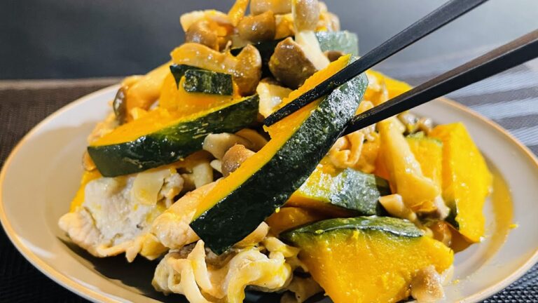 かぼちゃ✖️きのこ✖️感動！フライパンで作るかぼちゃのホットサラダ♪Pumpkin hot salad【home cooking】