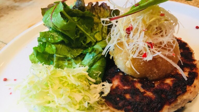 油を一切使わない！鶏むね肉のヘルシーハンバーグ♪