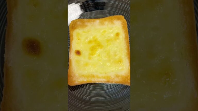 【チーズトースト】はちみつと砂糖をのせて焼くだけのアレンジが悪魔的な甘さで欲望全部満たされた #shorts