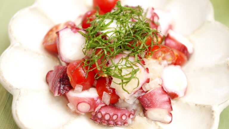 お酢で料理│タコとトマトのマリネの作り方。【料理研究家：麻生怜菜】