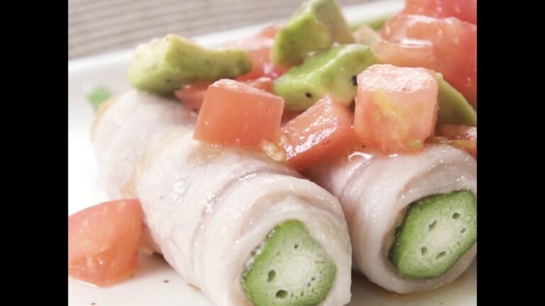 アボトマソースでコクと華やかさをプラス オクラのきつね肉巻き フレッシュアボカドソース ｜ moguna[モグナ]