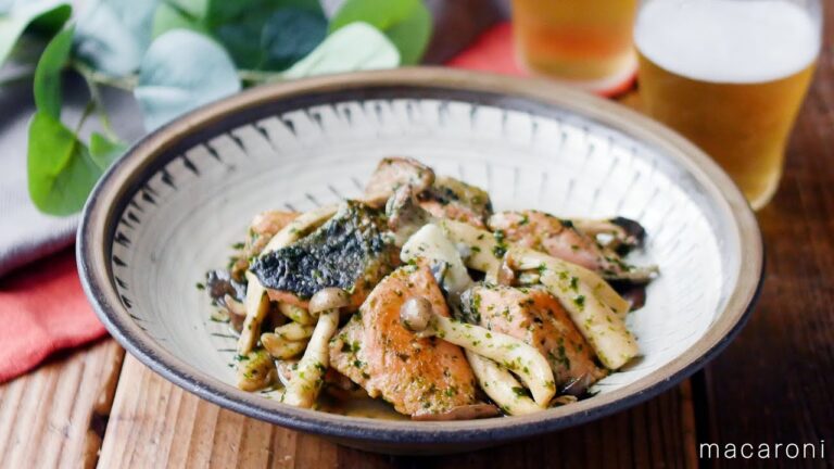 【鮭ときのこの海苔バターしょうゆ炒め】秋のメインおかず！季節を味わう♪｜macaroni（マカロニ）