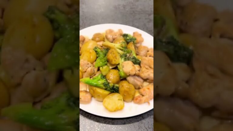 【主食兼主菜】鶏もも肉とじゃがいものオイマヨ炒め！