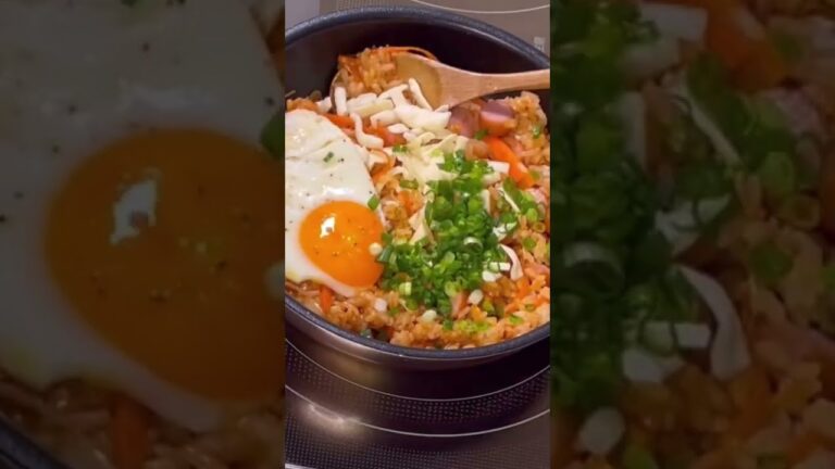 お腹がすいたから小さいフライパンでビビンバ作ったよ