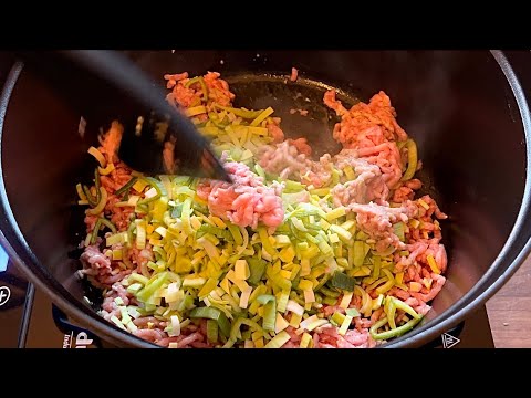 ストウブで作る冬瓜のスープ。ひき肉、長ネギ、椎茸を入れて作ります。【STAUB】【アメリカ生活】【おうちごはん】【冬瓜】