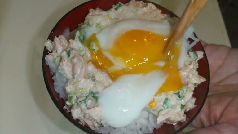 【シンプル朝食】唸るほどに旨い！！「温玉ねぎツナ丼」を喰らう！【飯テロ】【ASMR】