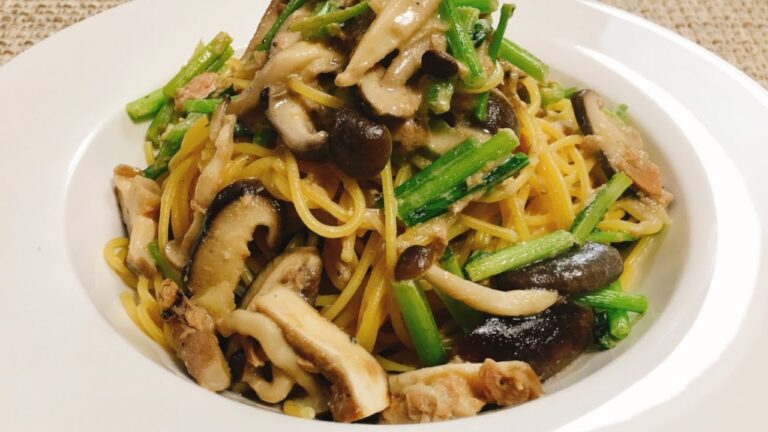 めっちゃお手軽で簡単‼『カブの葉とツナとキノコの和パスタ』Turnip leaves & Tuna & Mushrooms Japanese style pasta【きのう何食べた？】