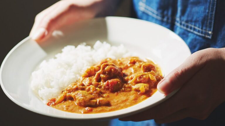 【バターチキンカレー】少ない材料で手軽に作れる！おうちでインド気分