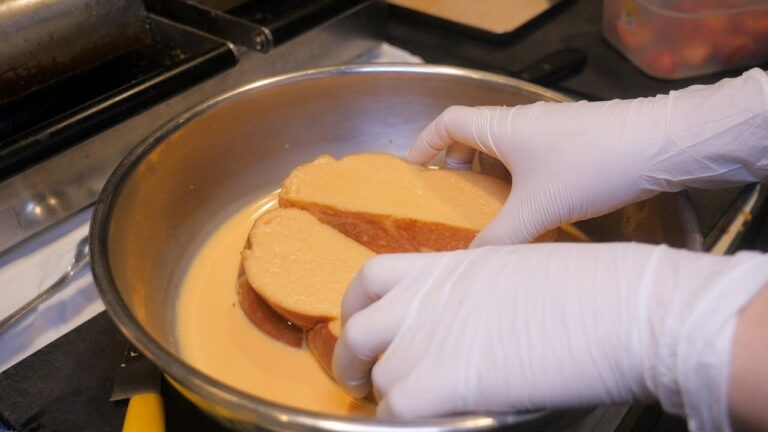 朝食の女王の店が手掛けるフレンチトーストとレモンリコッタパンケーキの作り方